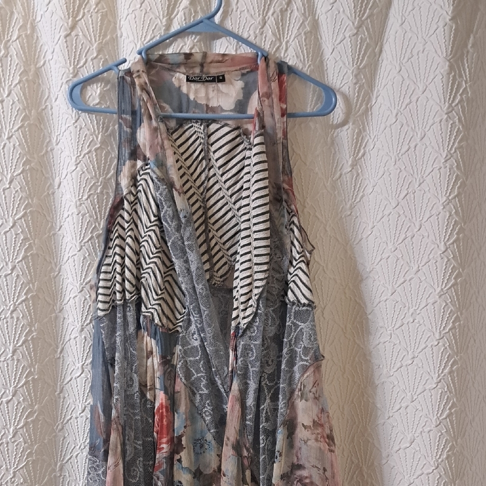 DorDor Sleeveless Vest